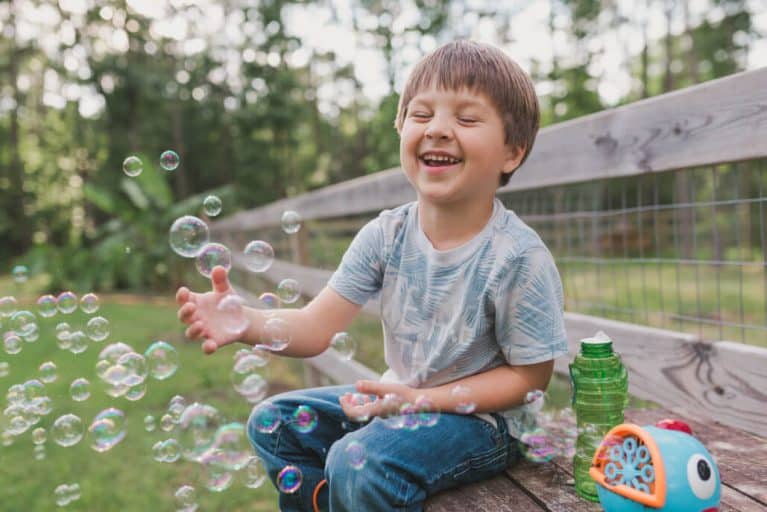 10 Best Bubble Machine for Kids Review – 2021
